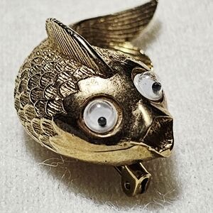 VTG JJ Piranha Teeth Fish Brushed Goldtone  1.5" Brooch Pin